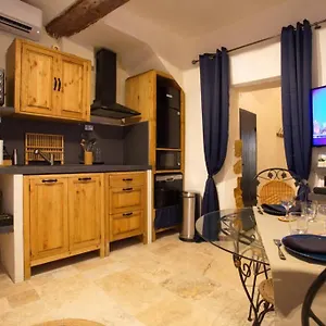 les-secrets-dalcove-nuitees-romantiques-avec-spa.fr-provencehotel.com/